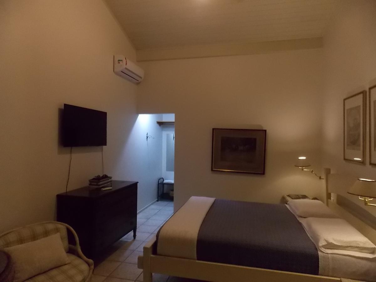 Amoedo Inn Correas
